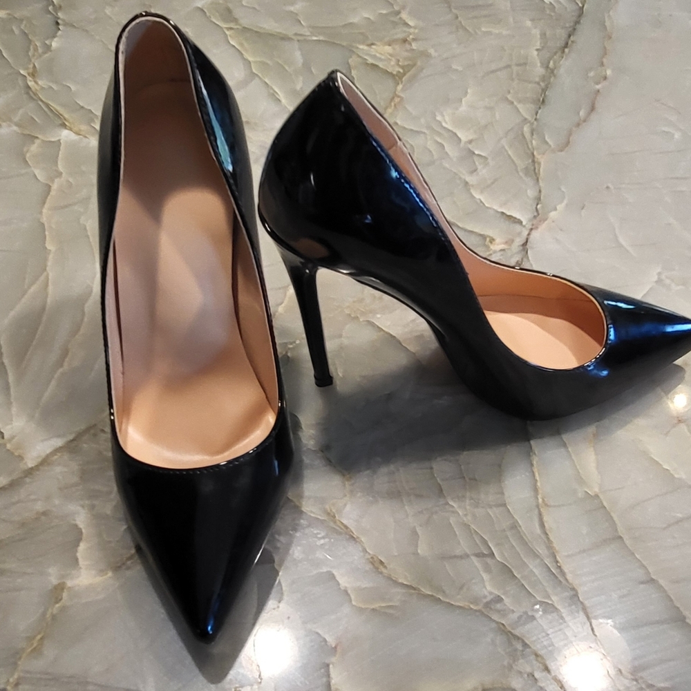 NWT Elegant Black Patent Stiletto 5" Heels, Size 8